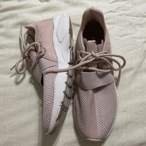 Fabletics Tennis shoes